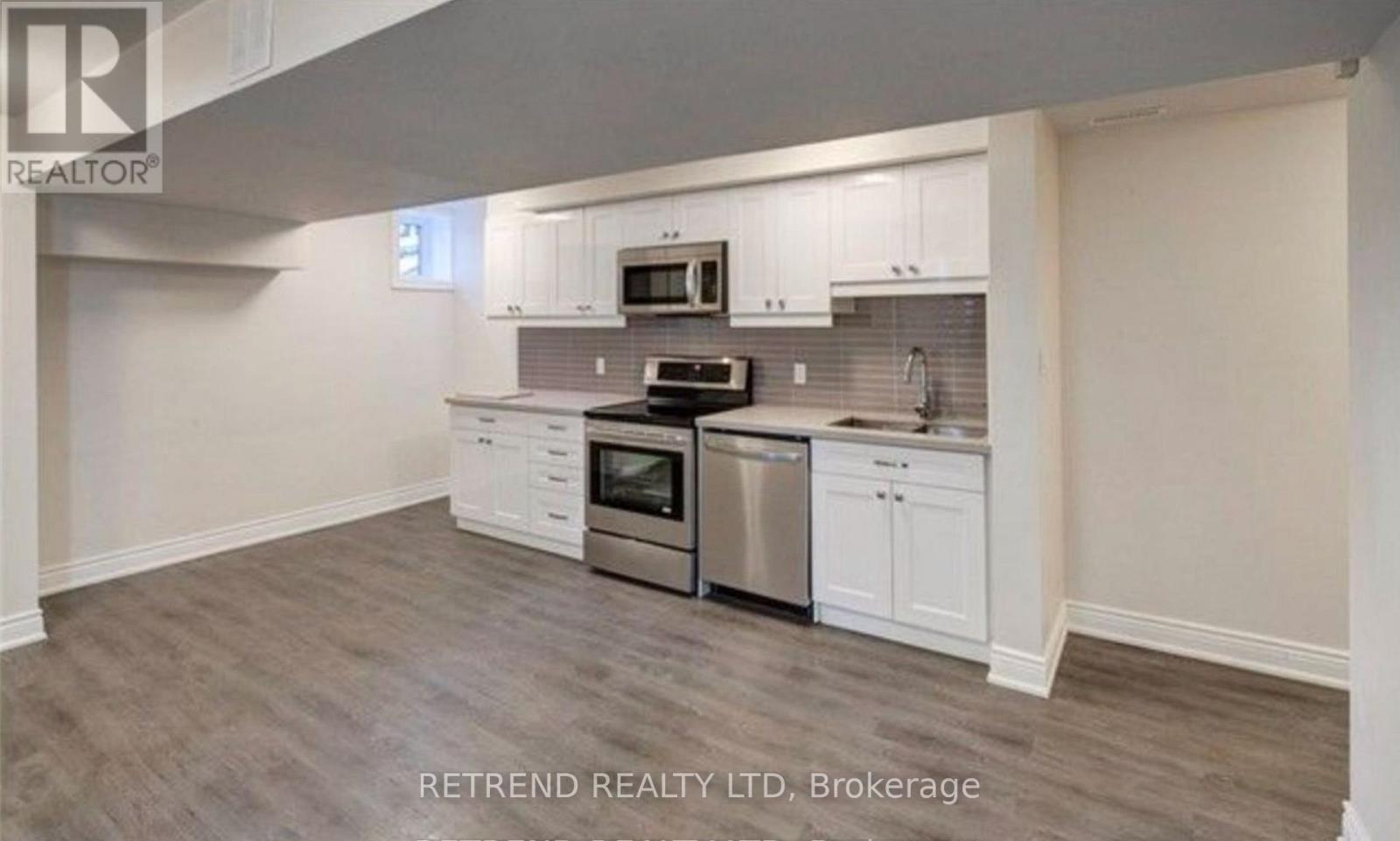 Bxmt - 892 Palmerston Avenue, Toronto, Ontario M6G 2S2 - Photo 3 - C13606670