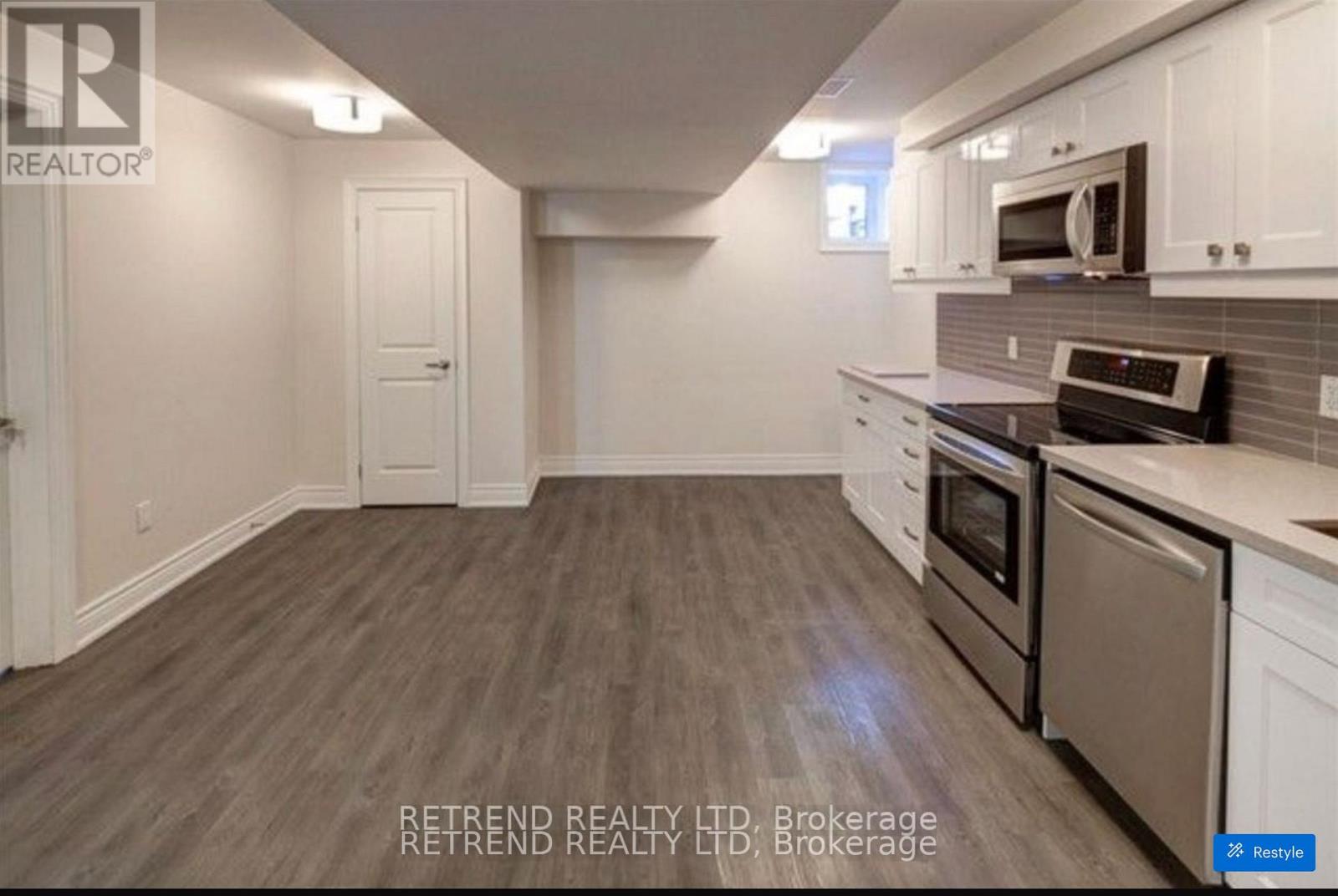 Bxmt - 892 Palmerston Avenue, Toronto, Ontario M6G 2S2 - Photo 4 - C13606670