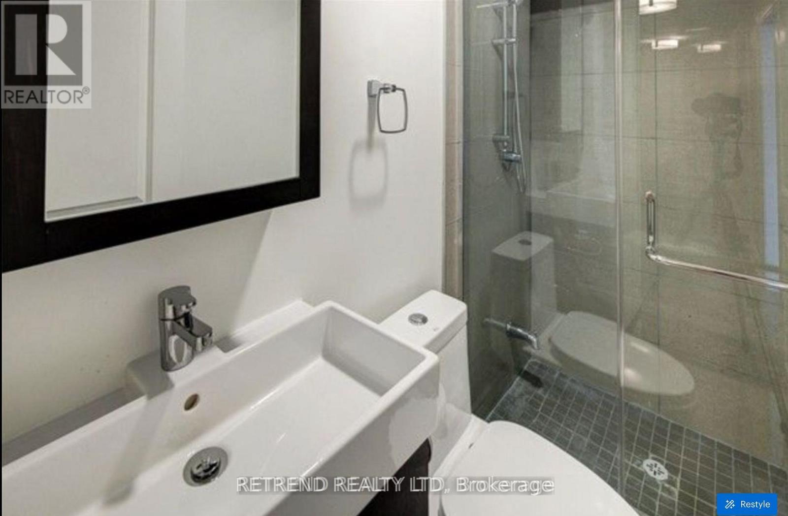 Bxmt - 892 Palmerston Avenue, Toronto, Ontario M6G 2S2 - Photo 7 - C13606670