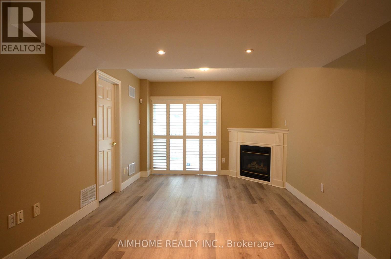 7 - 10719 Bathurst Street, Richmond Hill, Ontario  L4C 0N3 - Photo 2 - N13606682