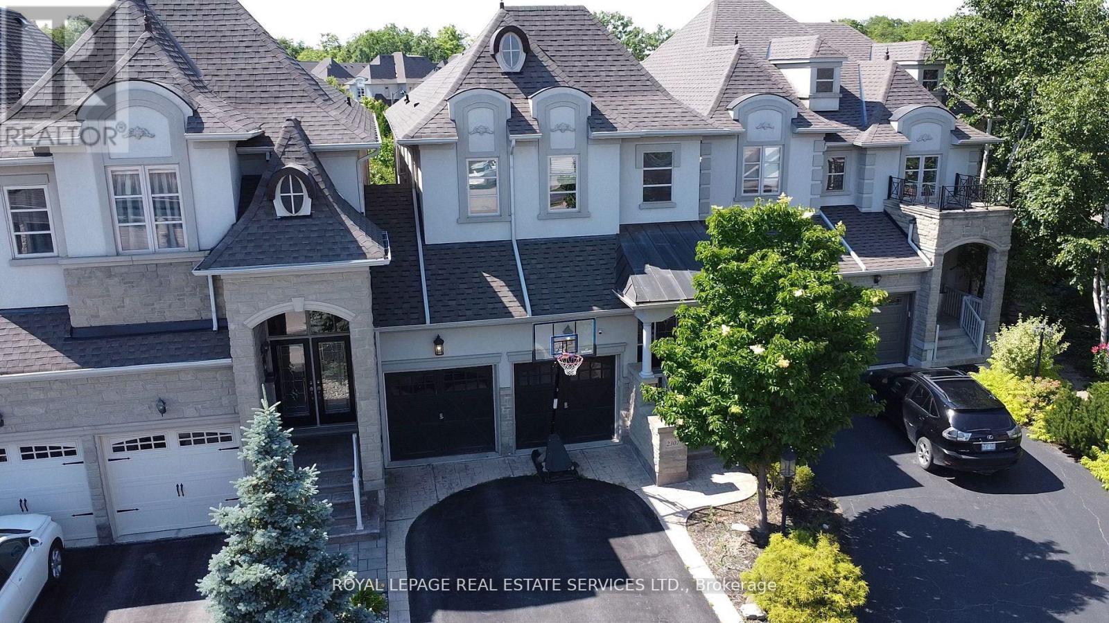 2307 Wuthering Heights Way, Oakville, Ontario  L6M 0E7 - Photo 2 - W13606702