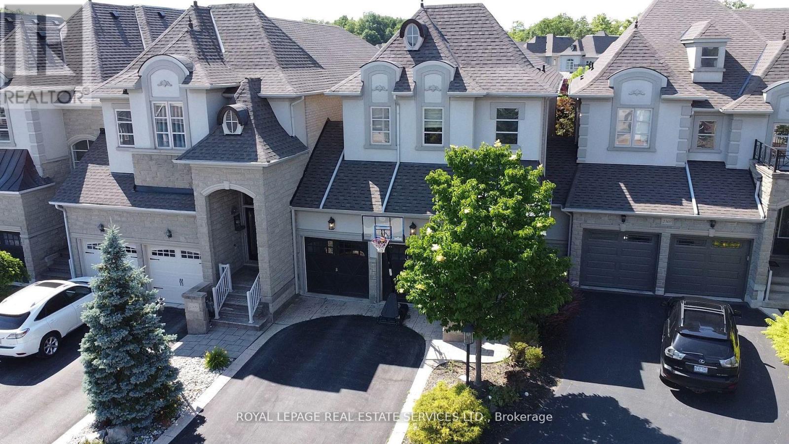 2307 Wuthering Heights Way, Oakville, Ontario  L6M 0E7 - Photo 3 - W13606702