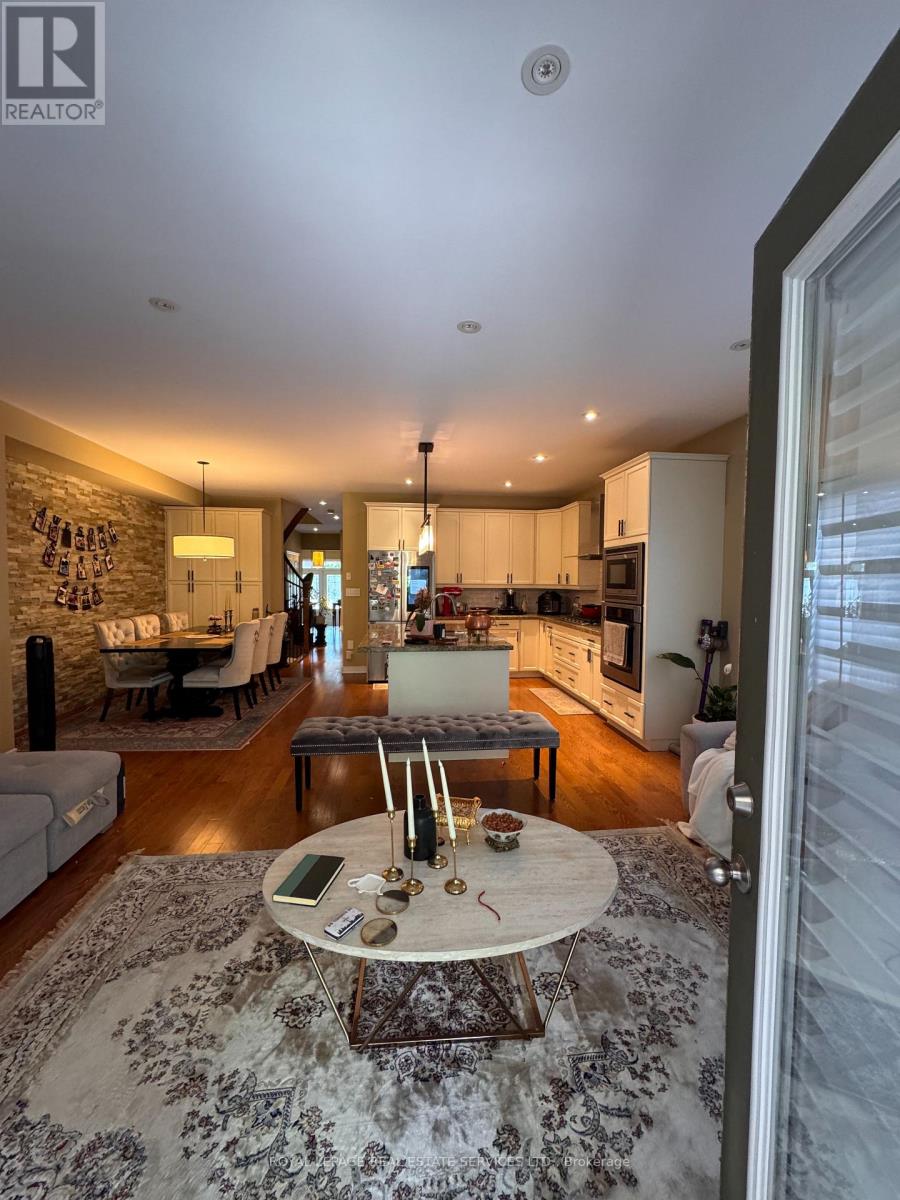 2307 Wuthering Heights Way, Oakville, Ontario  L6M 0E7 - Photo 7 - W13606702