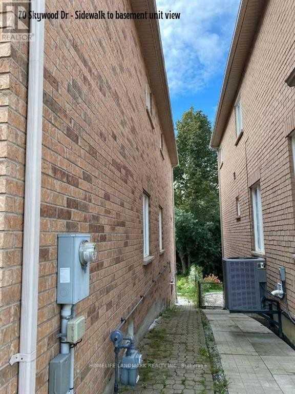 Bsmt - 70 Skywood Drive, Richmond Hill, Ontario  L4E 4L1 - Photo 2 - N13606772