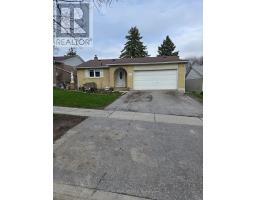 405 DIXON BOULEVARD, Newmarket, Ontario