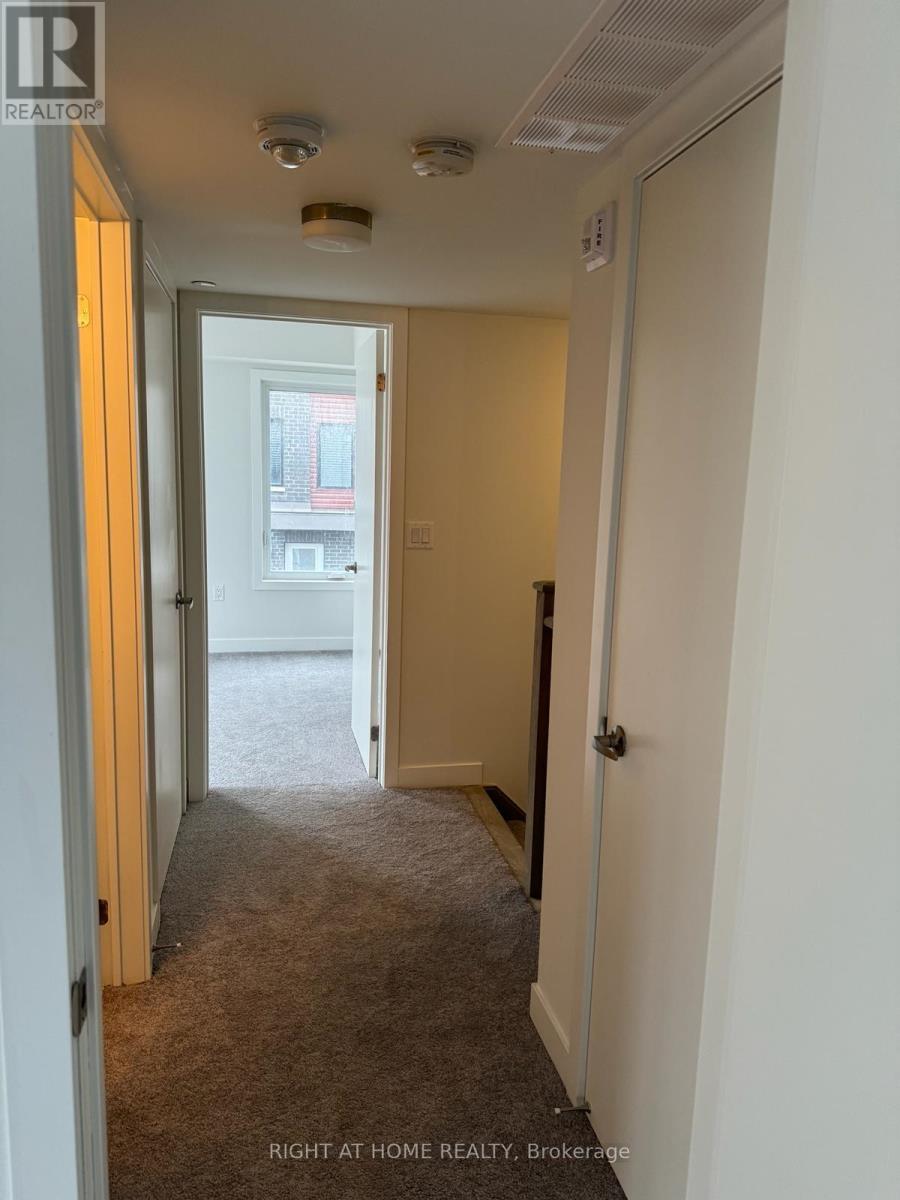 2 - 3562 Colonial Drive, Mississauga, Ontario  L5L 5R9 - Photo 9 - W13606764