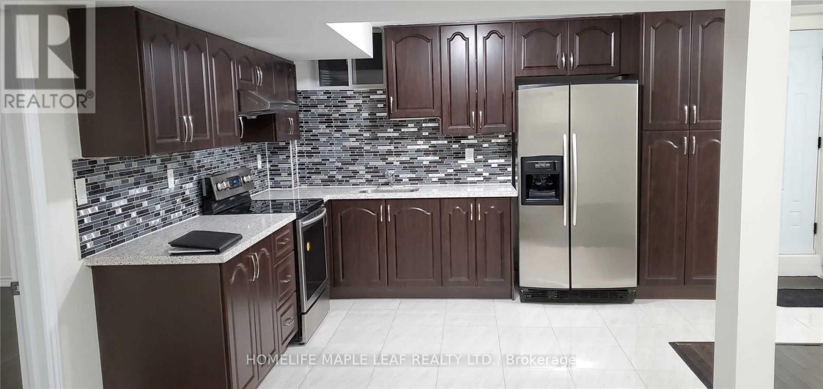 5 Gallucci Crescent, Brampton, Ontario  L6P 1R3 - Photo 3 - W13606808