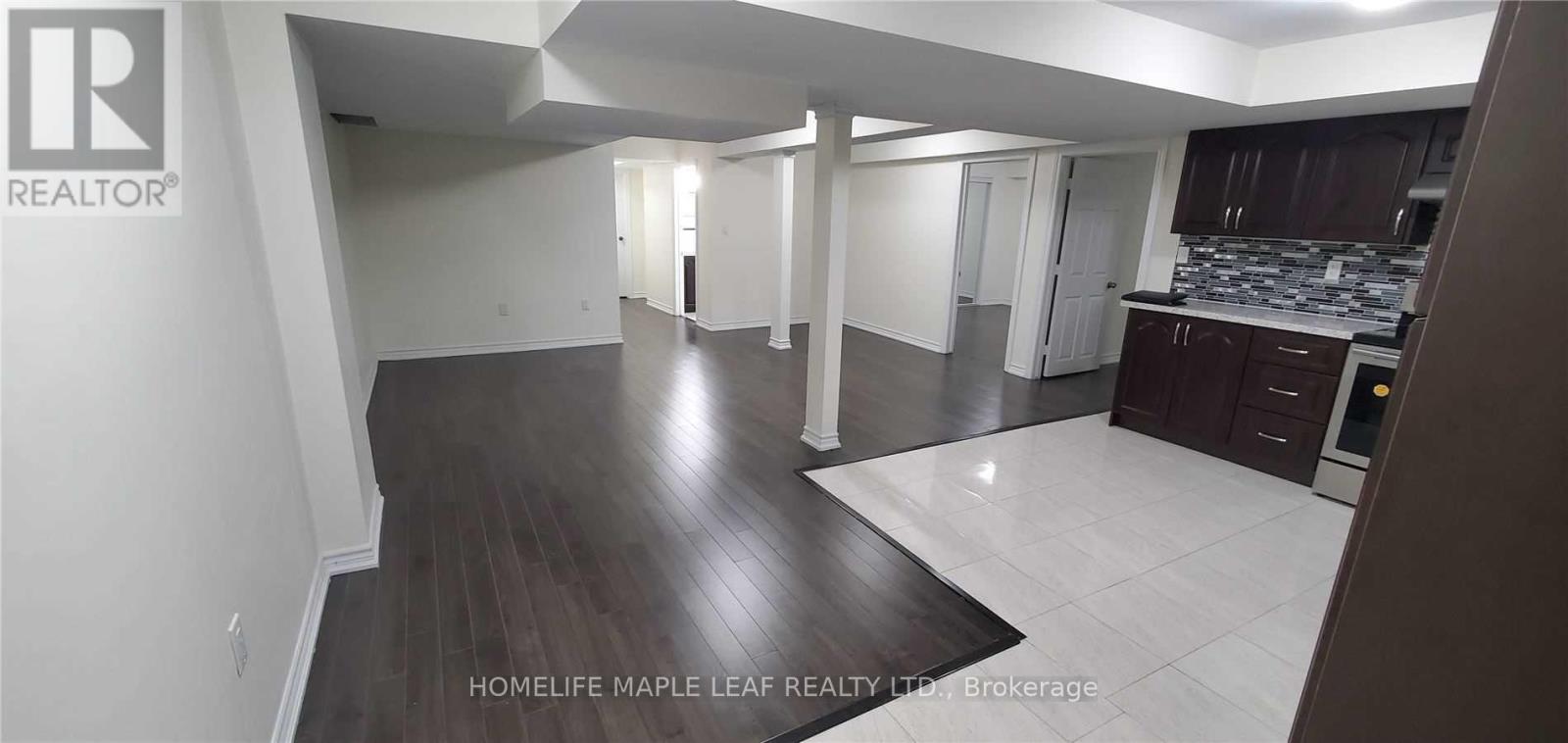5 Gallucci Crescent, Brampton, Ontario  L6P 1R3 - Photo 4 - W13606808