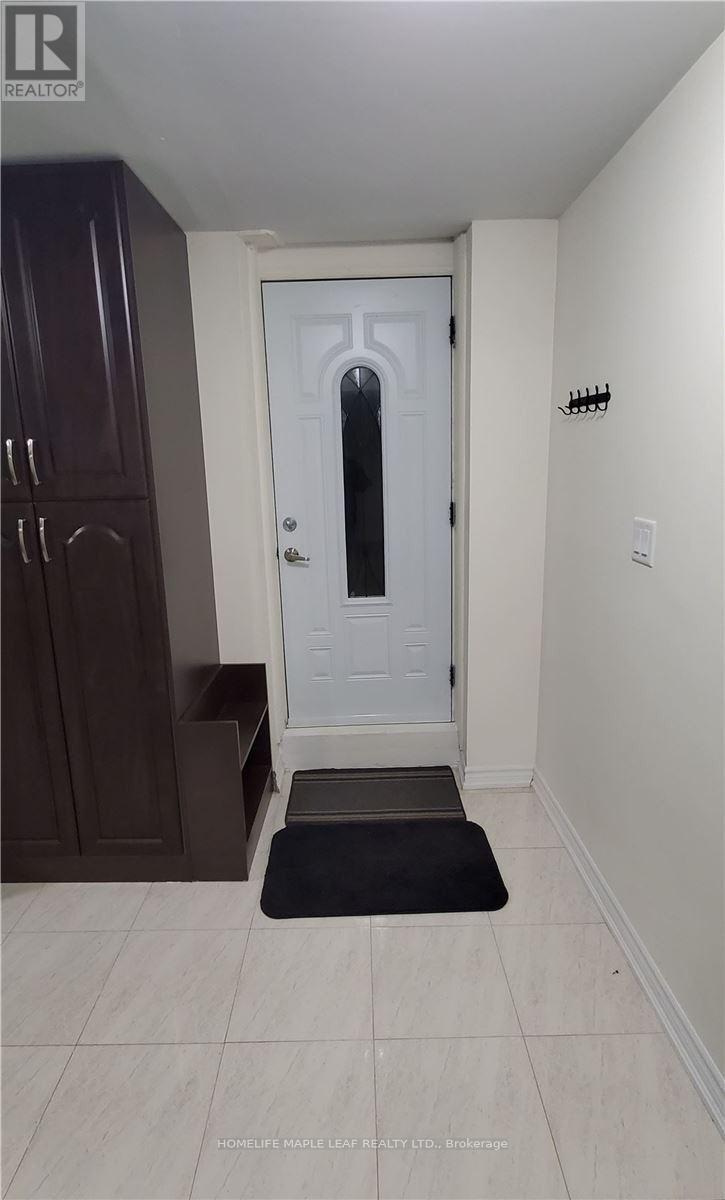 5 Gallucci Crescent, Brampton, Ontario  L6P 1R3 - Photo 9 - W13606808