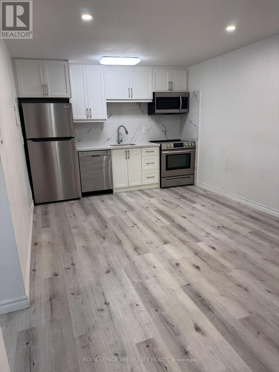 Unit 3 - 118 Christie Street, Toronto, Ontario M6G 3B2 - Photo 2 - W13604772