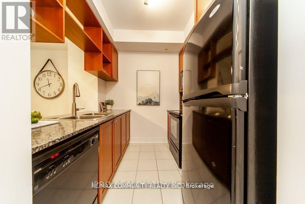 Th51 - 315 Village Green Square Street, Toronto, Ontario  M1S 0L2 - Photo 12 - E13606854