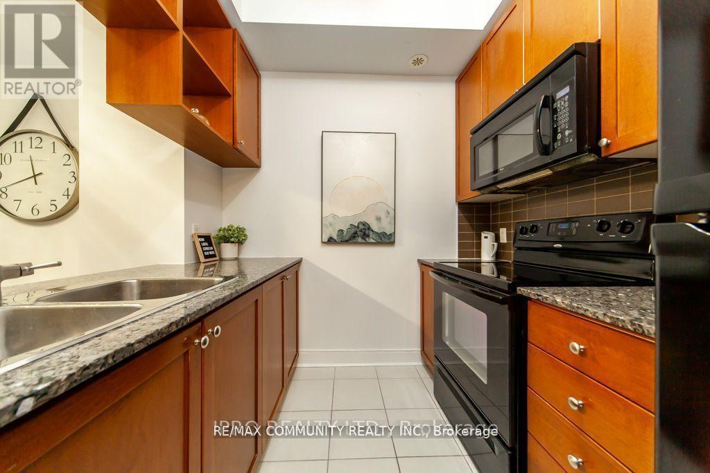 Th51 - 315 Village Green Square Street, Toronto, Ontario  M1S 0L2 - Photo 13 - E13606854