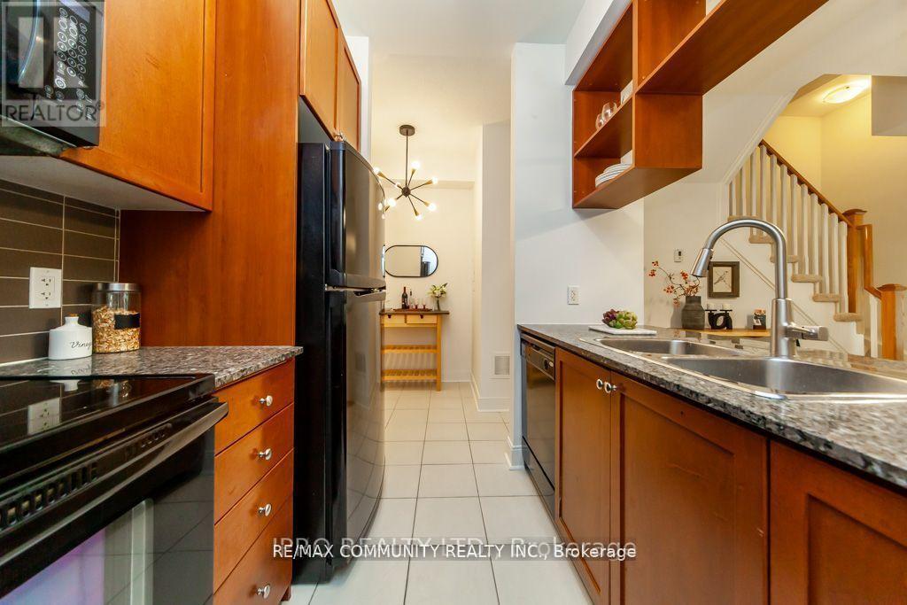 Th51 - 315 Village Green Square Street, Toronto, Ontario  M1S 0L2 - Photo 14 - E13606854