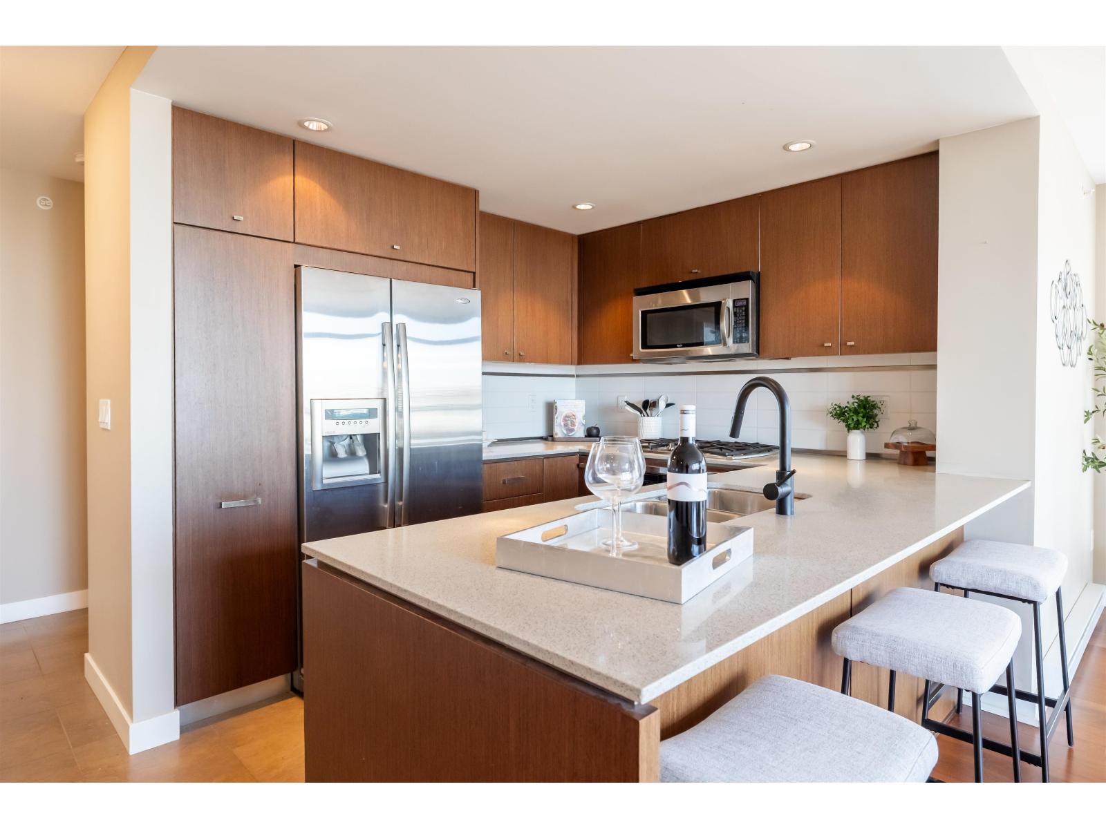 402 2950 King George Boulevard, Surrey, British Columbia  V4P 0E5 - Photo 8 - R3111439
