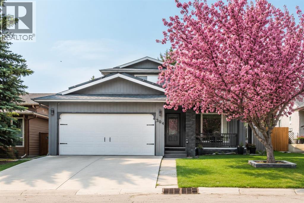 304 Shawcliffe Circle SW, Calgary, Alberta  T2Y 1A4 - Photo 1 - A2325136