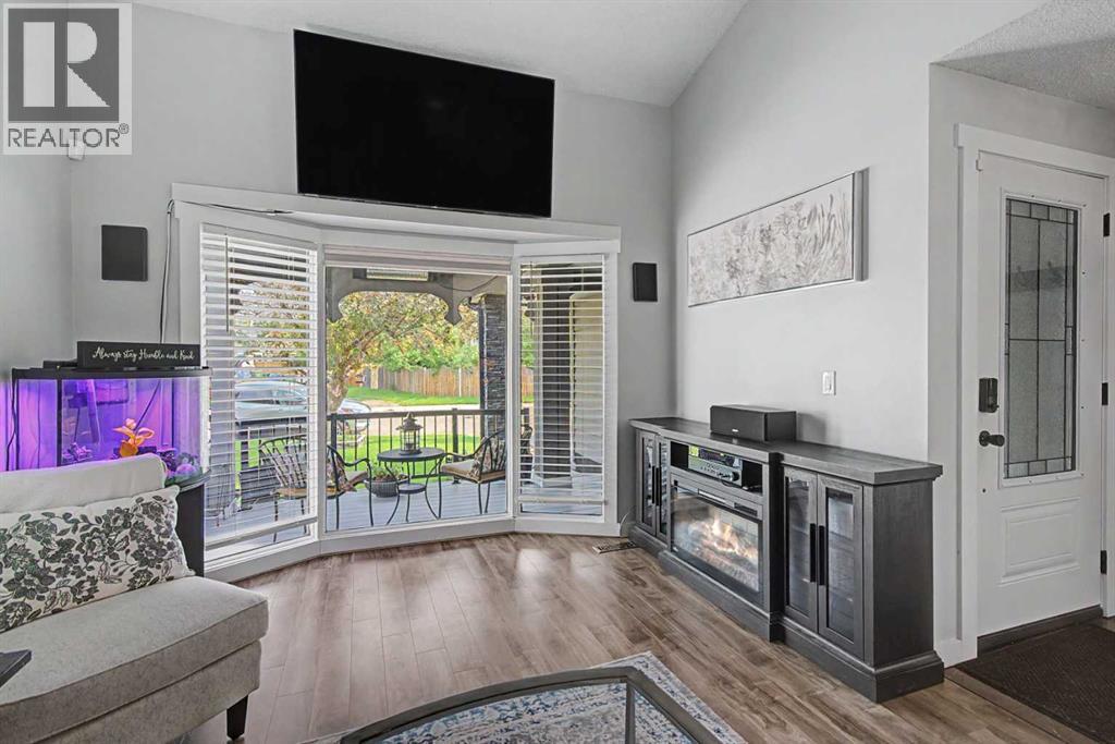 304 Shawcliffe Circle SW, Calgary, Alberta  T2Y 1A4 - Photo 5 - A2325136