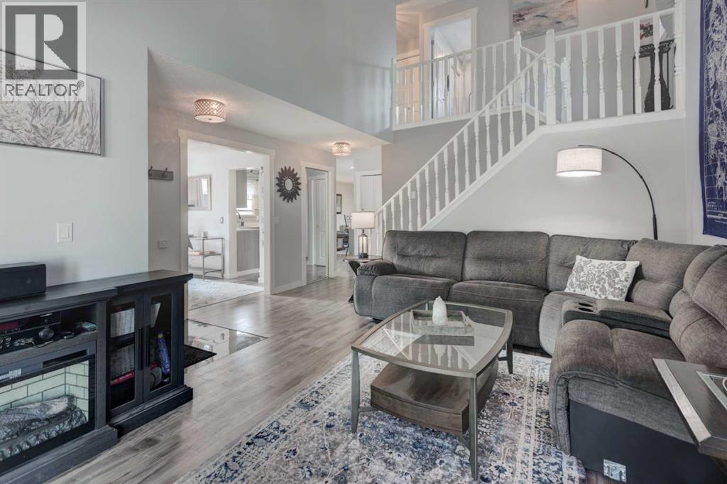 304 Shawcliffe Circle SW, Calgary, Alberta  T2Y 1A4 - Photo 3 - A2325136