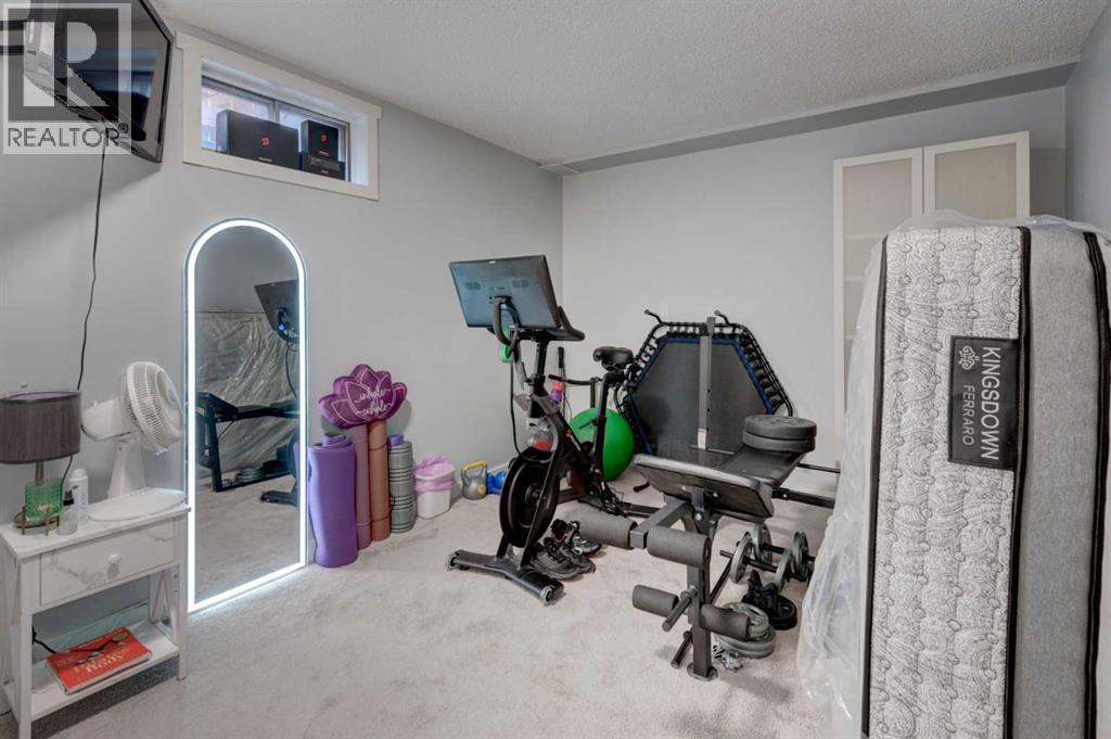 304 Shawcliffe Circle SW, Calgary, Alberta  T2Y 1A4 - Photo 25 - A2325136