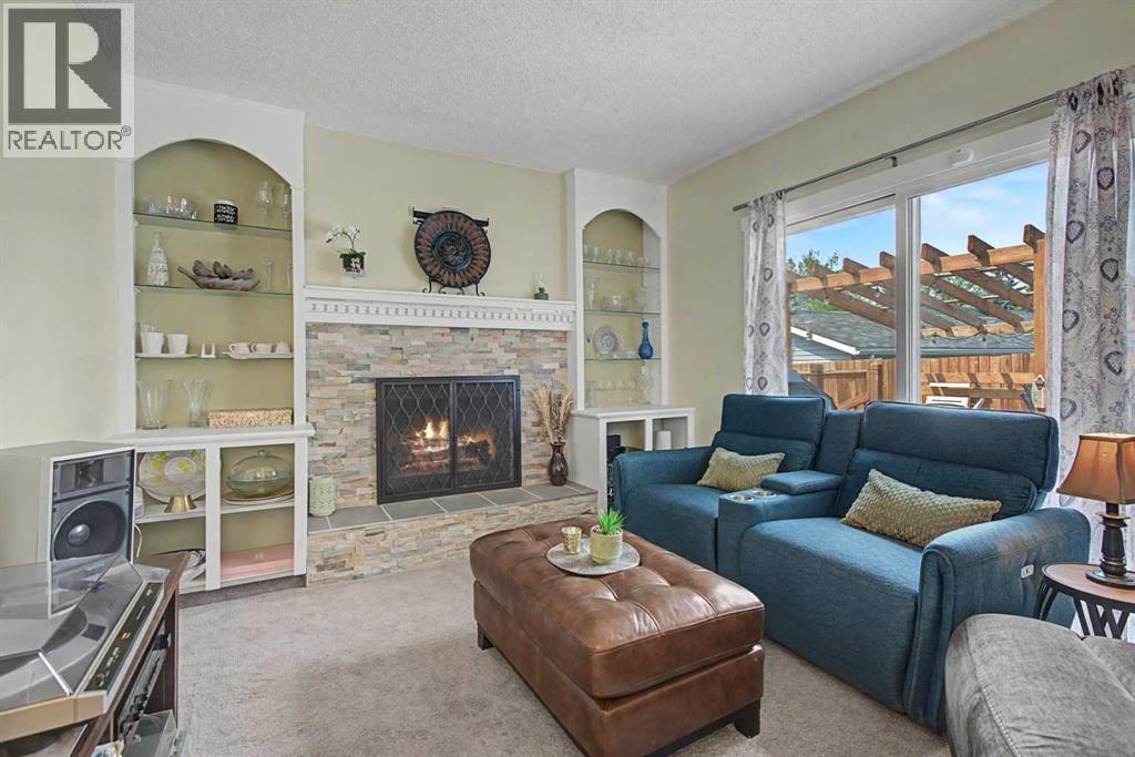 304 Shawcliffe Circle SW, Calgary, Alberta  T2Y 1A4 - Photo 8 - A2325136