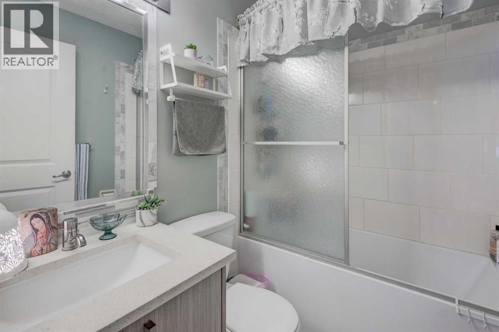 304 Shawcliffe Circle SW, Calgary, Alberta  T2Y 1A4 - Photo 20 - A2325136