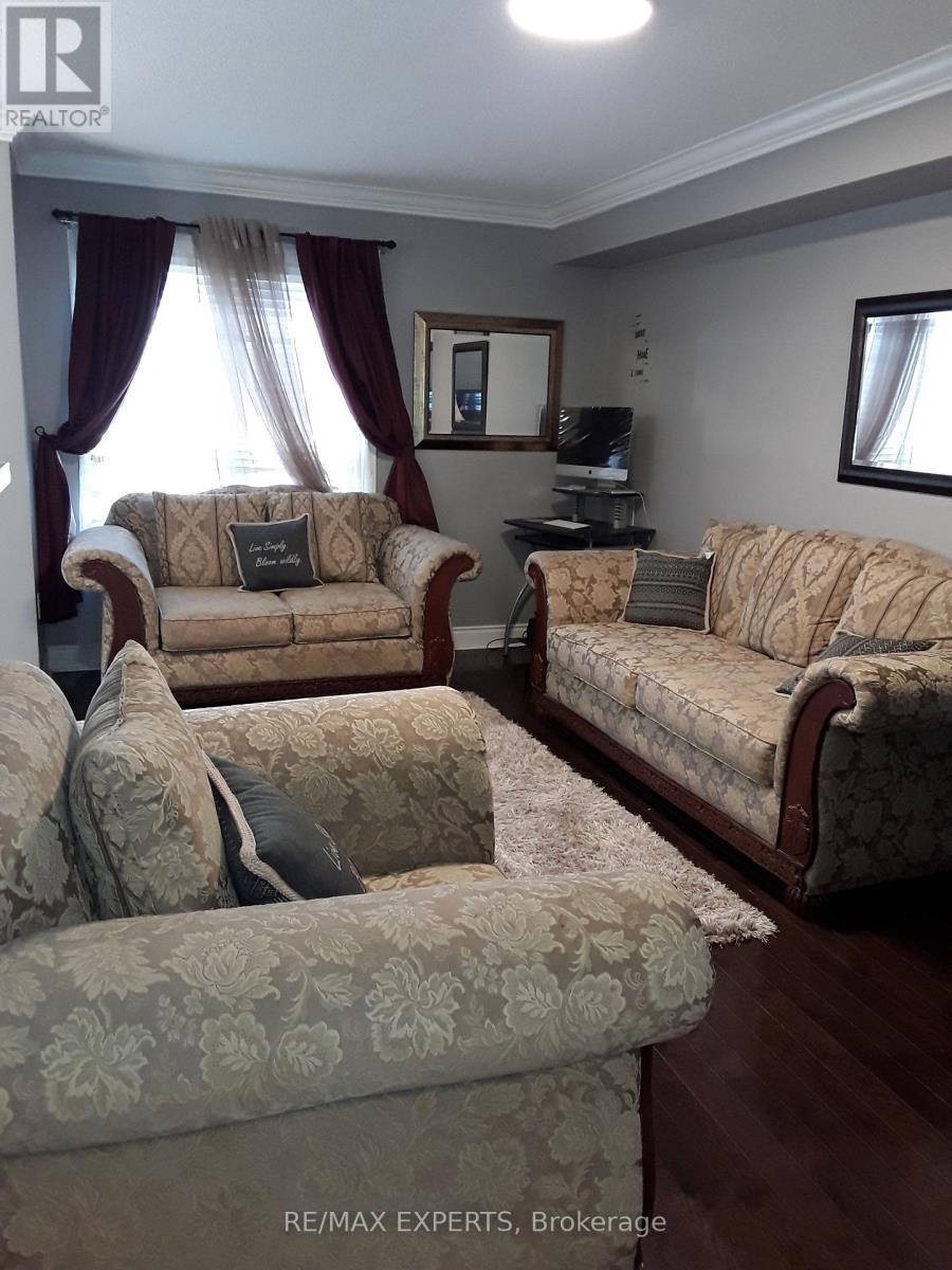 2328 Bur Oak Avenue, Markham, Ontario  L6E 1L7 - Photo 2 - N13606872