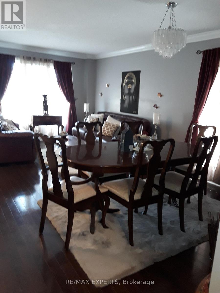 2328 Bur Oak Avenue, Markham, Ontario  L6E 1L7 - Photo 3 - N13606872