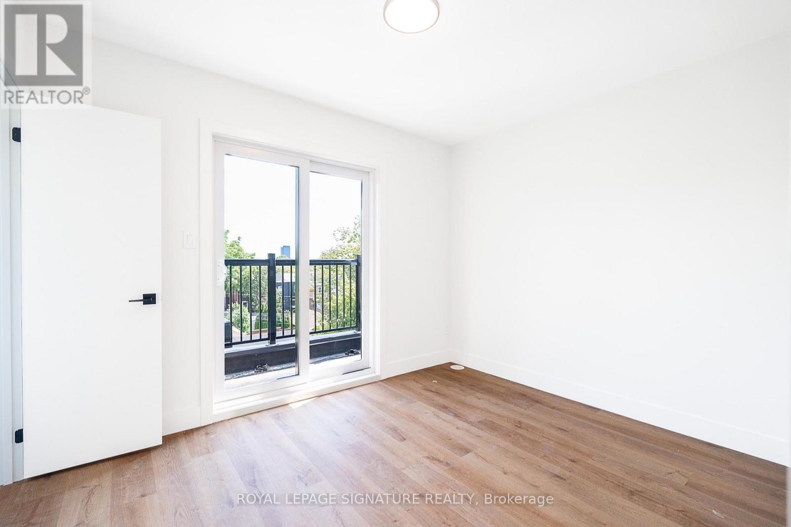 7 Earnscliffe Road, Toronto, Ontario M6E 1J4 - Photo 10 - C13513900