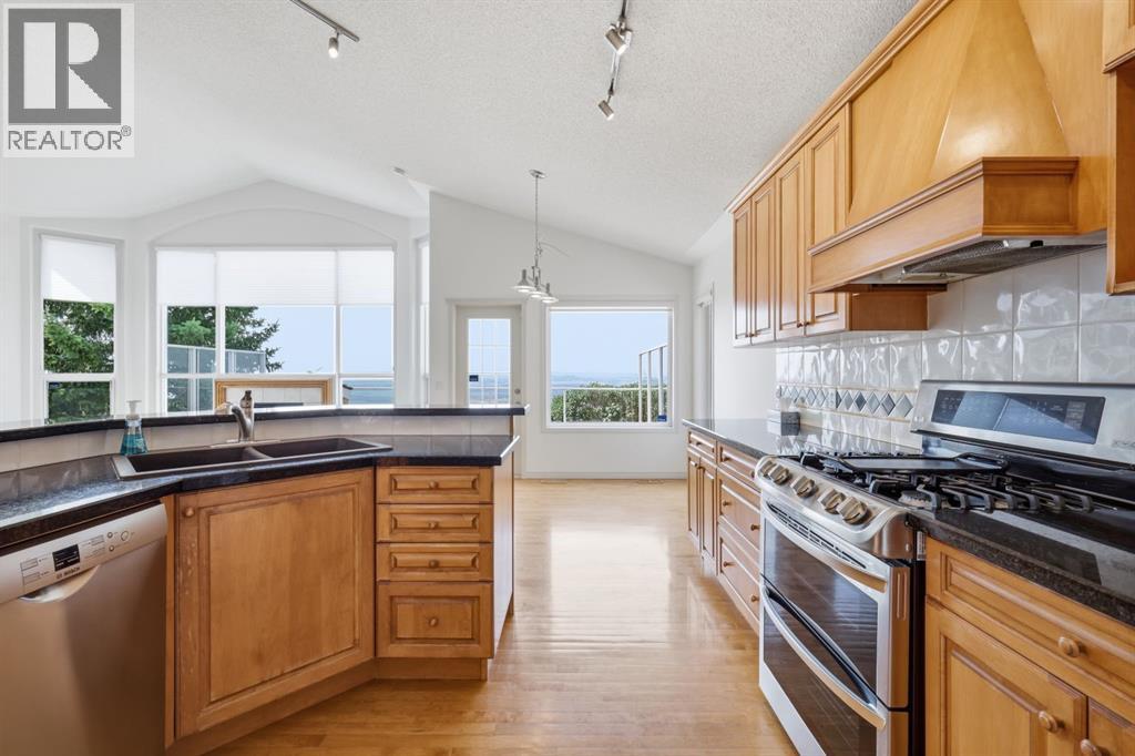 1 Gleneagles View, Cochrane, Alberta  T4C 1N9 - Photo 15 - A2330336