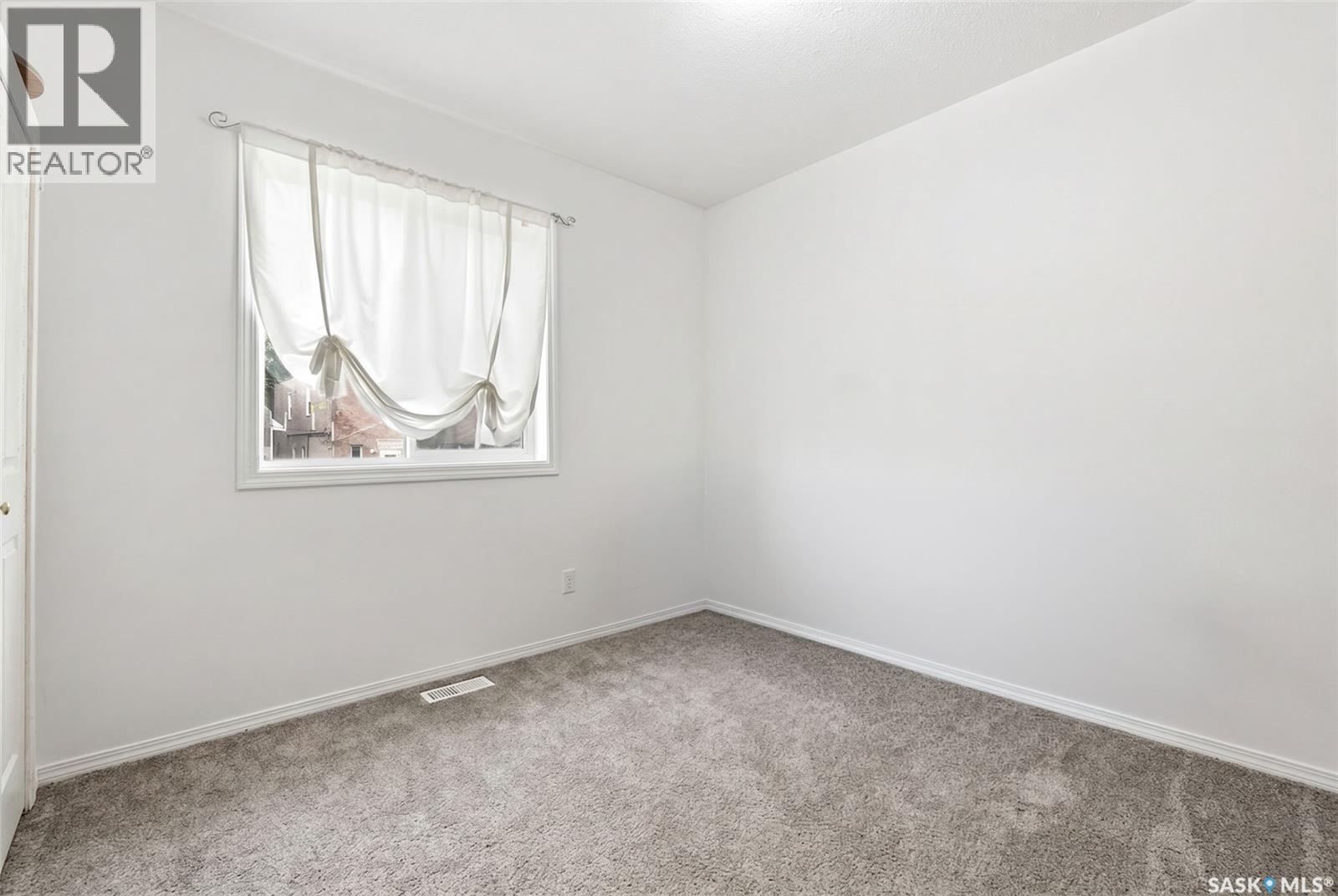 1957 Halifax Street, Regina, Saskatchewan  S4P 1T6 - Photo 10 - SK043695