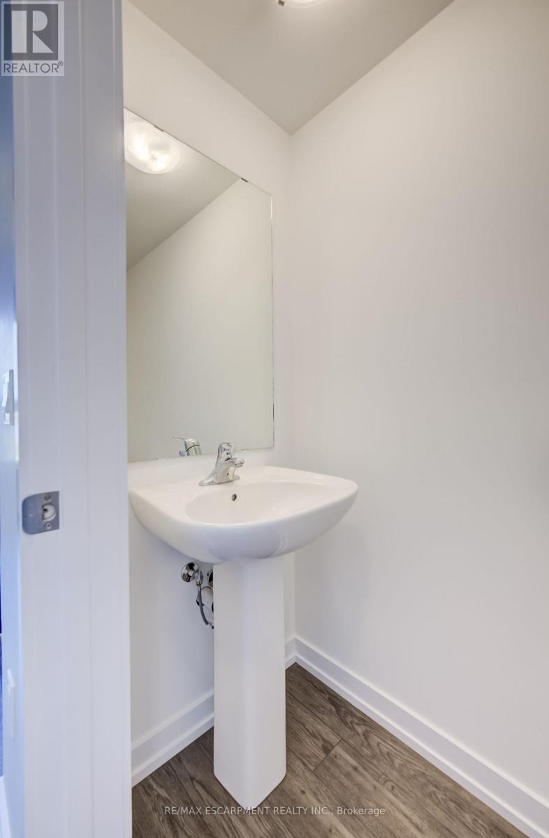 247 Burke Street, Hamilton, Ontario L8B 2A9 - Photo 10 - X13606928