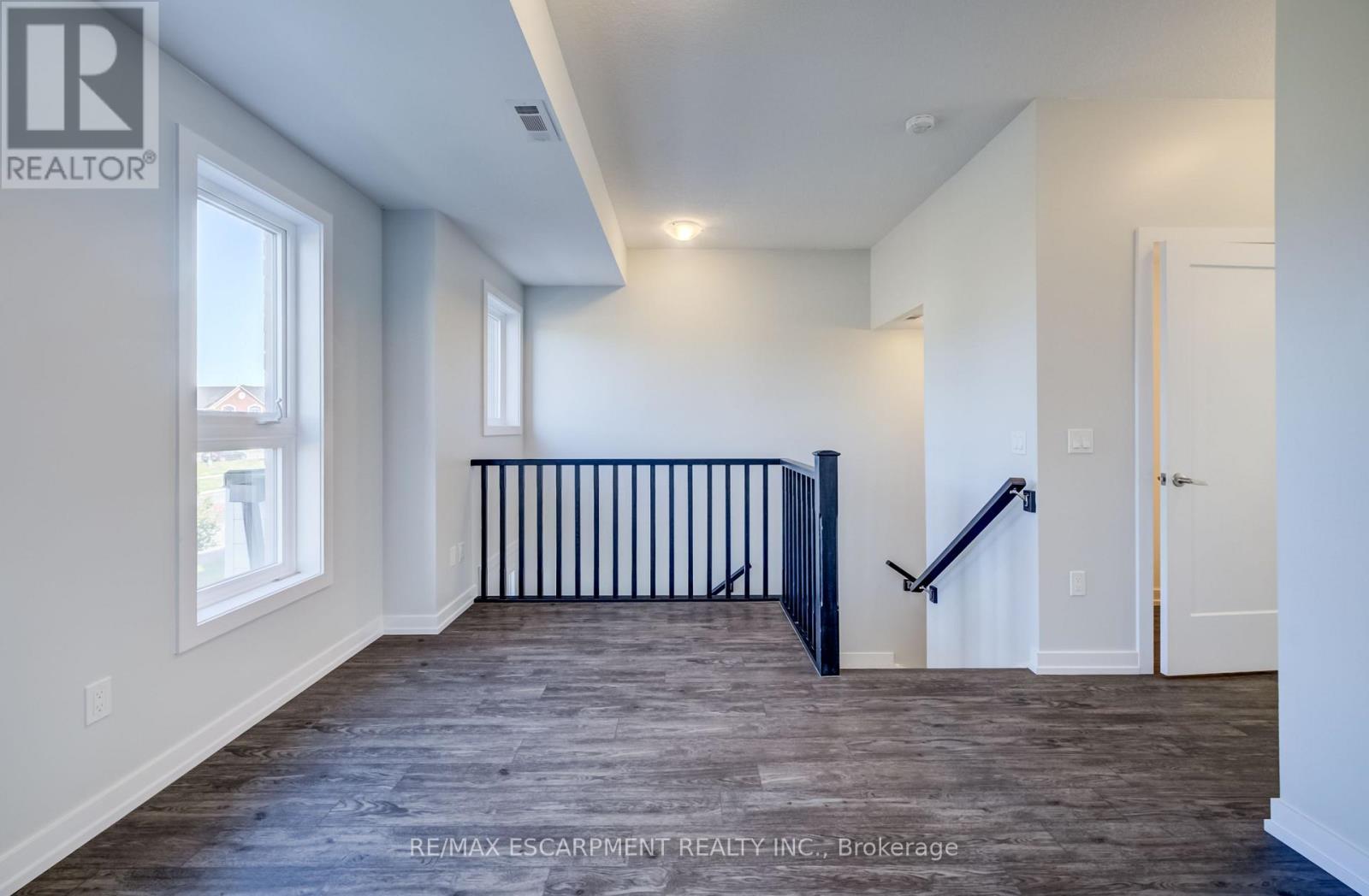247 Burke Street, Hamilton, Ontario L8B 2A9 - Photo 7 - X13606928