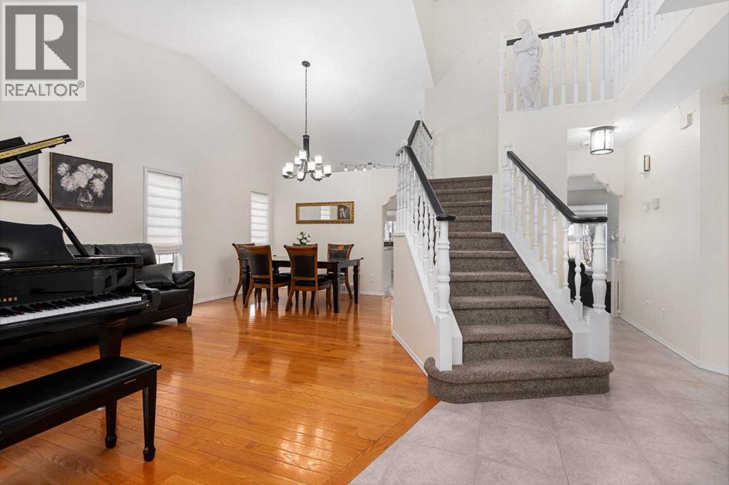 704 Woodside Drive NW, Airdrie, Alberta  T4B 2G9 - Photo 5 - A2321781