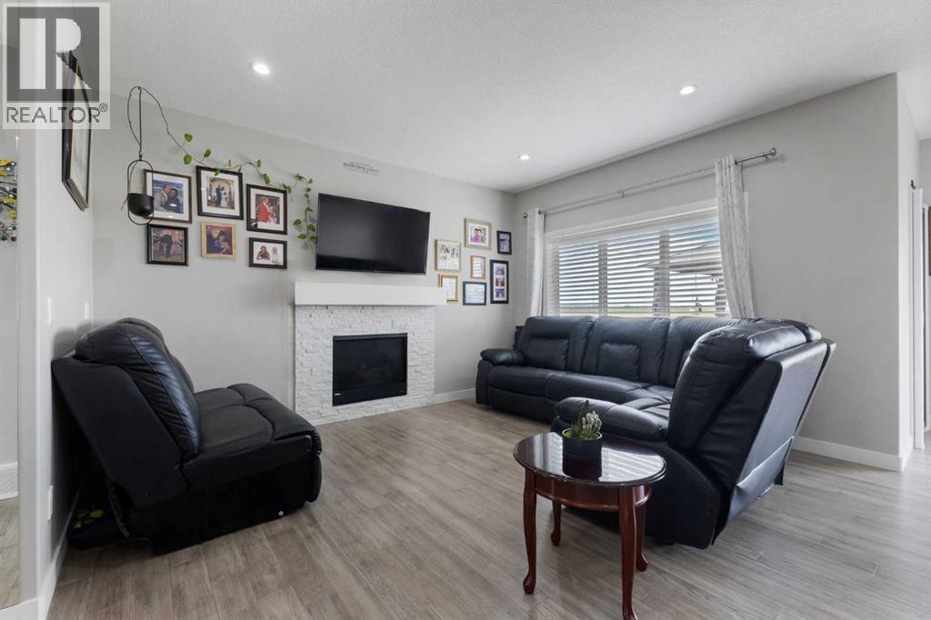 718 Hampshire Cove NE, High River, Alberta  T1V 0E6 - Photo 7 - A2331590