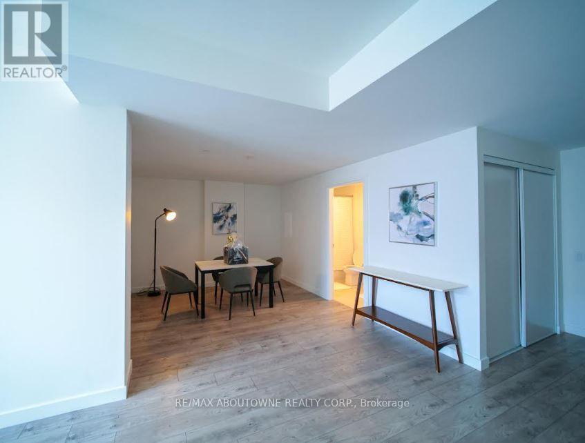 A0412 - 125 Bronte Road, Oakville, Ontario  L6L 0H2 - Photo 4 - W13606938