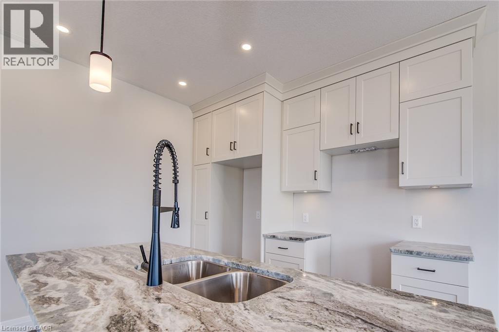 102 Thackeray Way, Harriston, Ontario  N0G 1Z0 - Photo 16 - 40817594