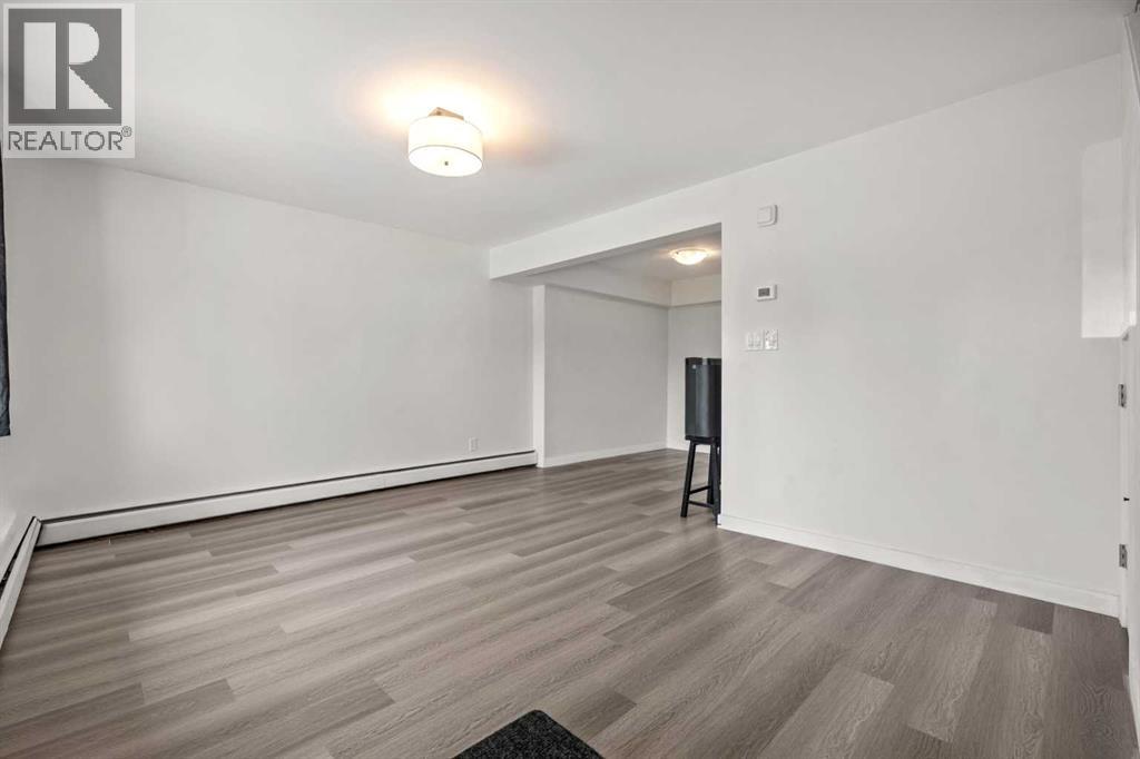 40, 3809 45 Street SW, Calgary, Alberta  T3E 3H4 - Photo 3 - A2329659