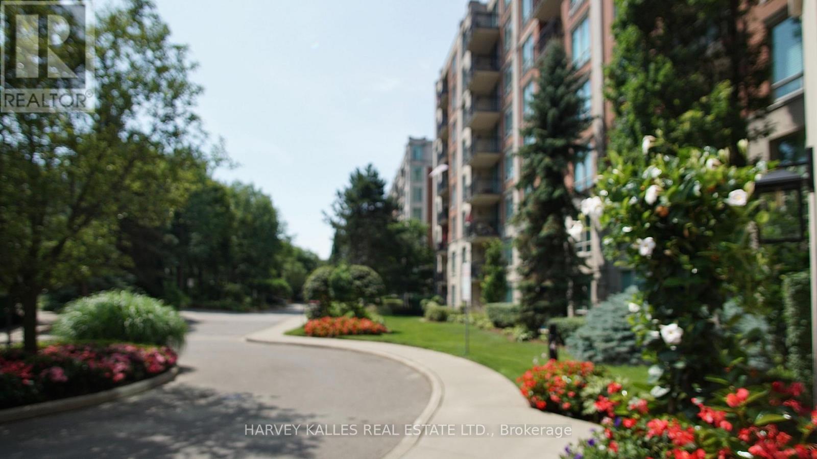28 WILLIAM CARSON CRESCENT, Toronto, Ontario