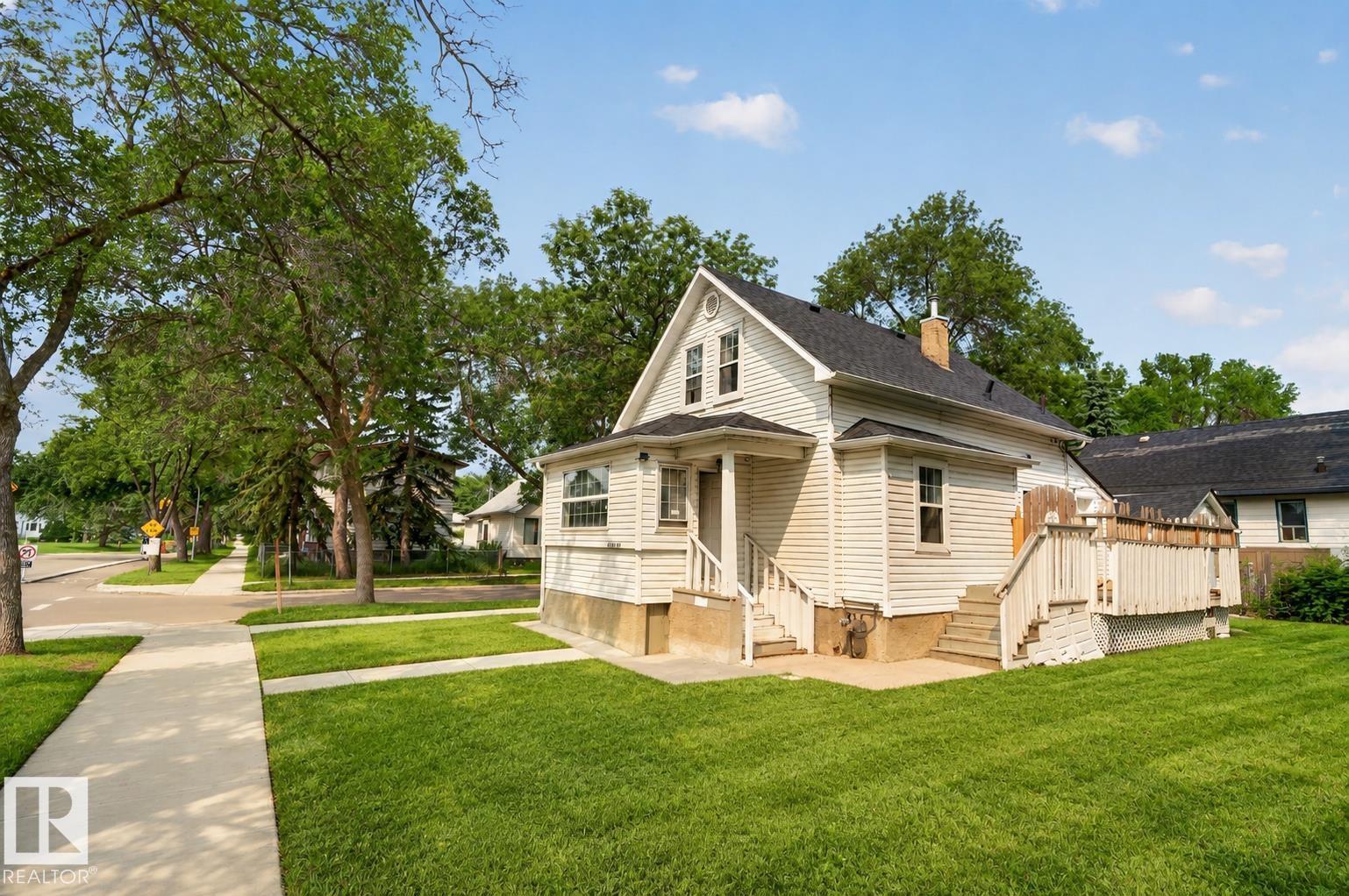 9124 119 AV NW, edmonton, Alberta