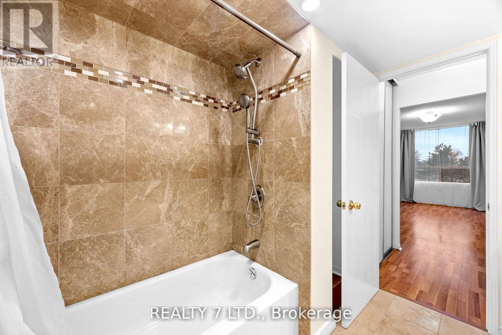 412 - 1270 Maple Crossing Boulevard, Burlington, Ontario  L7S 2J3 - Photo 8 - W13470028