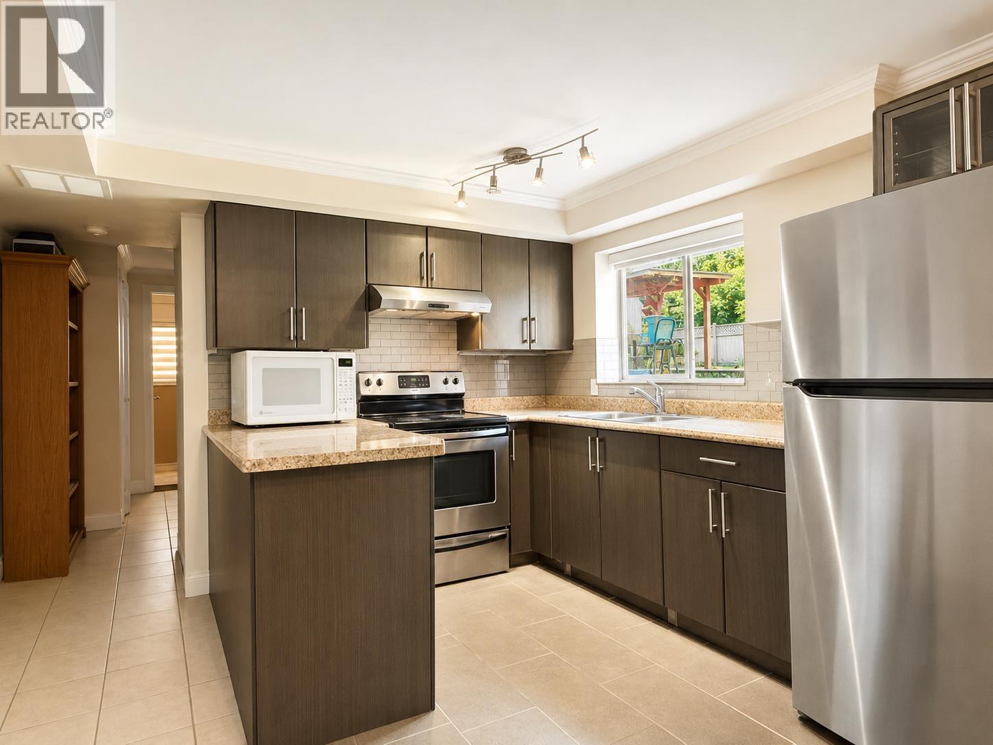 910 Robinson Street, Coquitlam, British Columbia  V3J 4G6 - Photo 16 - R3149682