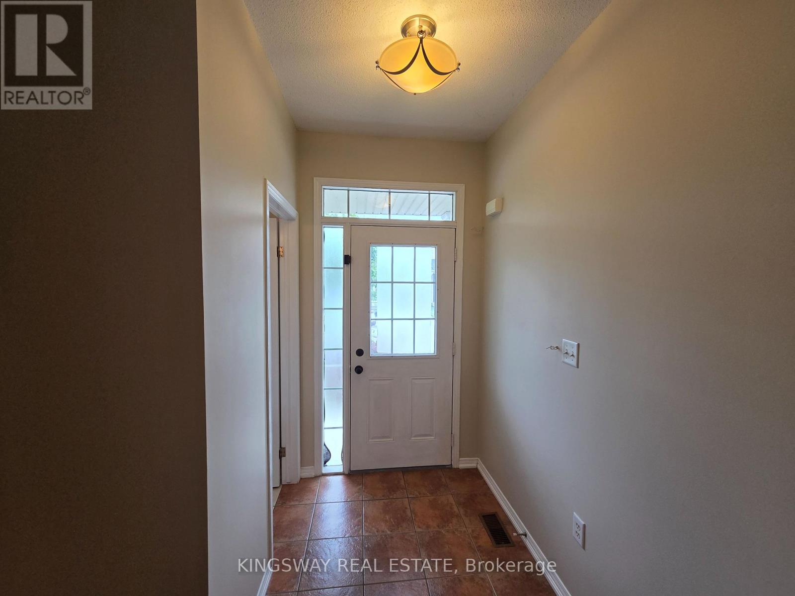 28 Tidemore Heights, Hamilton, Ontario  L8E 0B7 - Photo 3 - X13571712