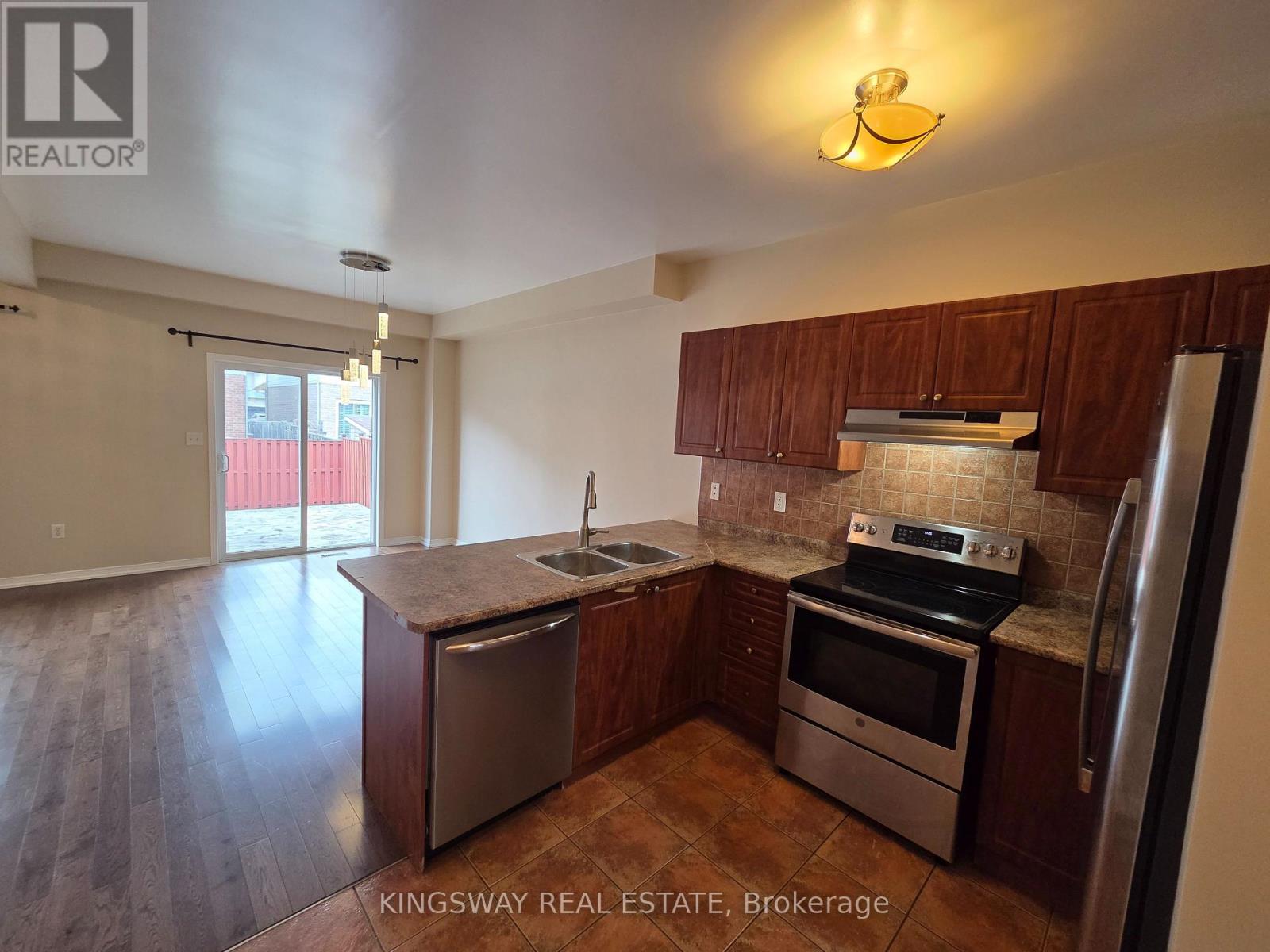 28 Tidemore Heights, Hamilton, Ontario  L8E 0B7 - Photo 5 - X13571712
