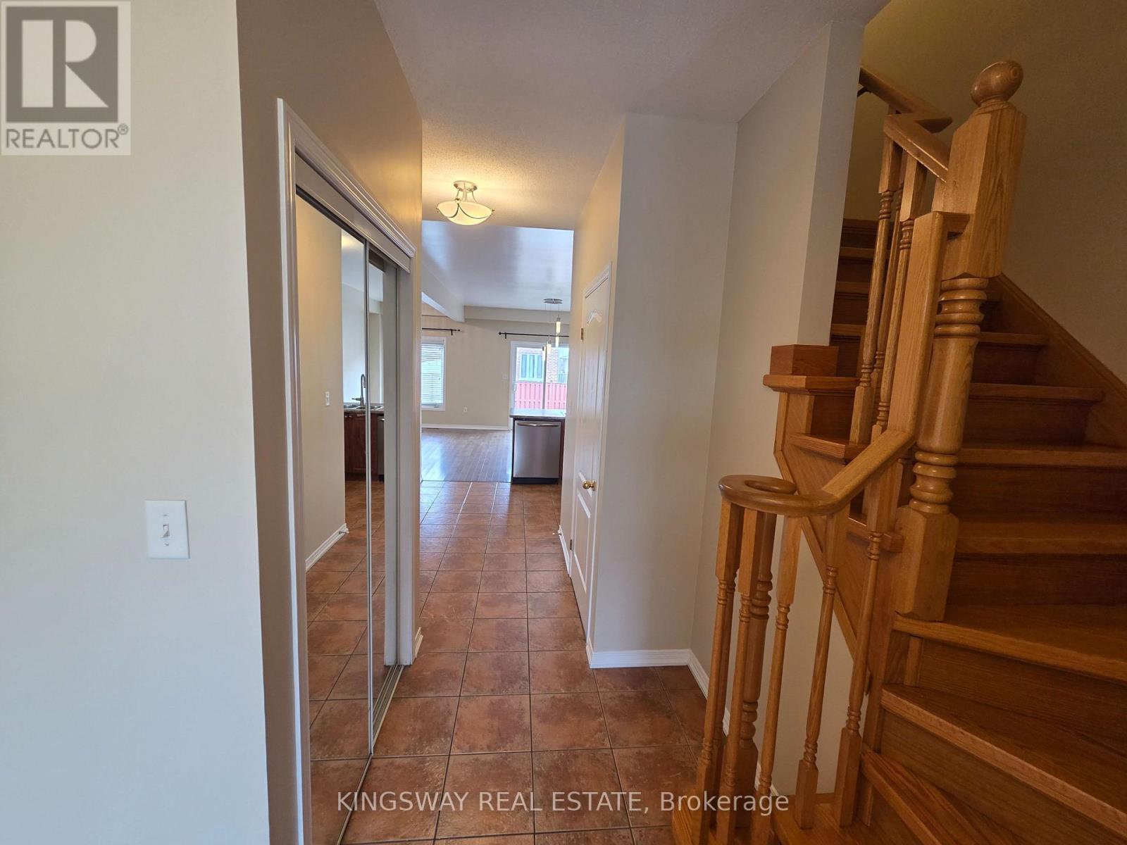 28 Tidemore Heights, Hamilton, Ontario  L8E 0B7 - Photo 4 - X13571712