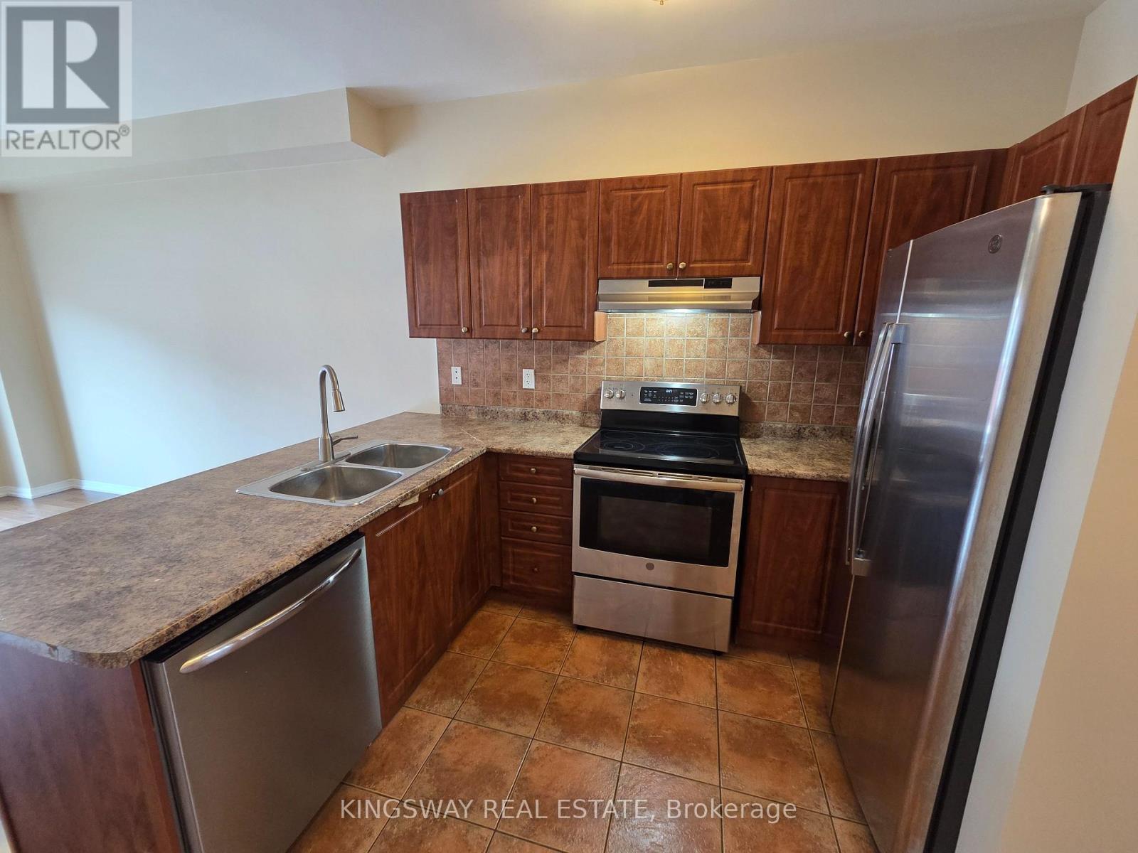 28 Tidemore Heights, Hamilton, Ontario  L8E 0B7 - Photo 7 - X13571712