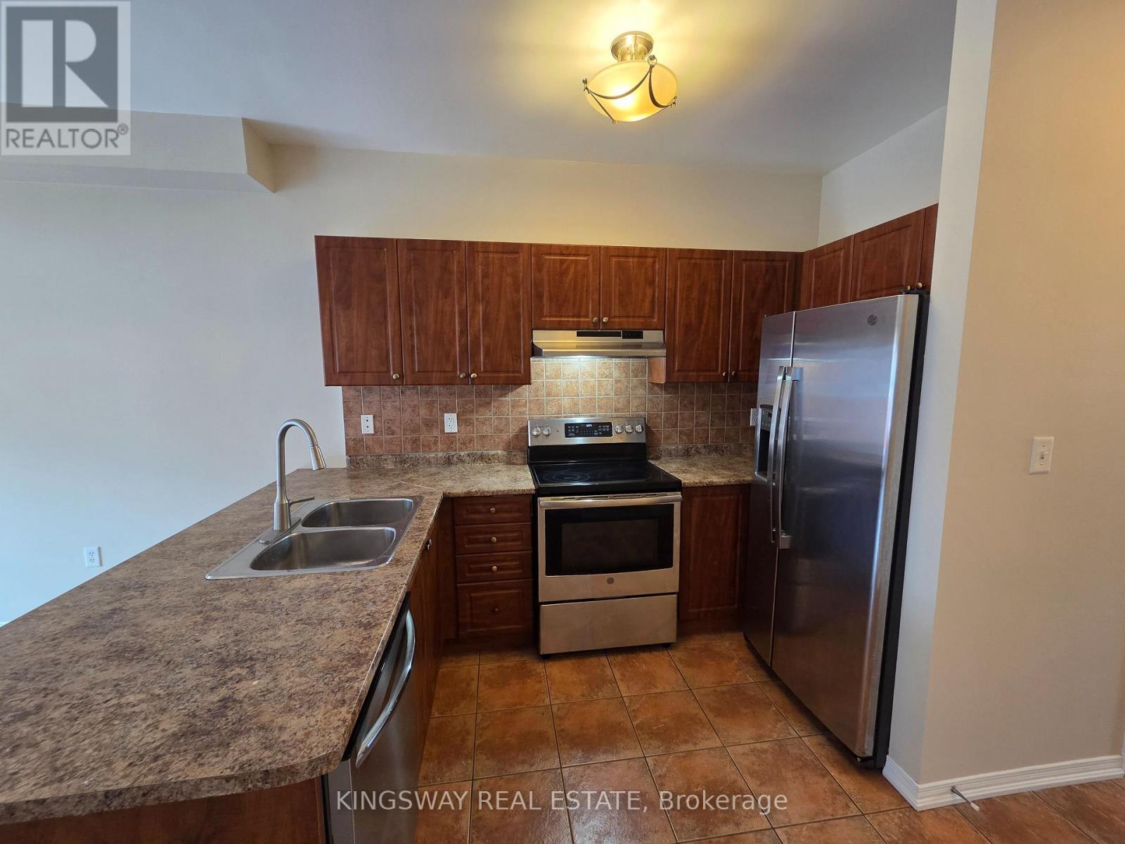28 Tidemore Heights, Hamilton, Ontario  L8E 0B7 - Photo 6 - X13571712