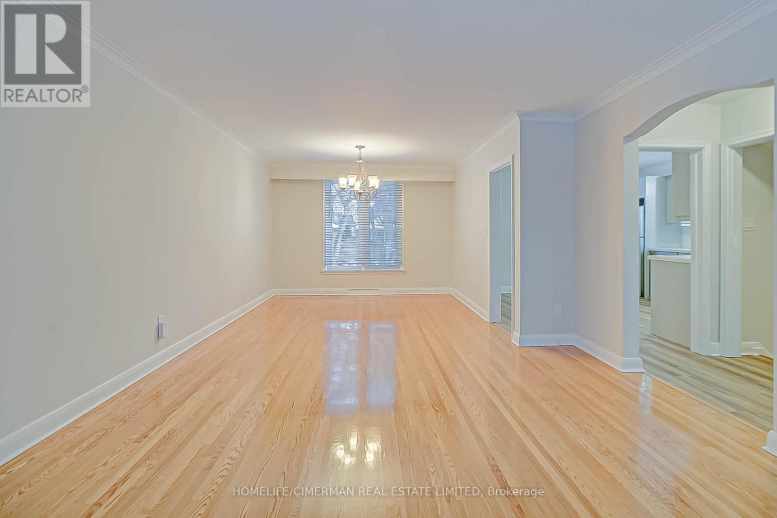 25 Sage Avenue, Toronto, Ontario  M6B 3W4 - Photo 3 - W13541816