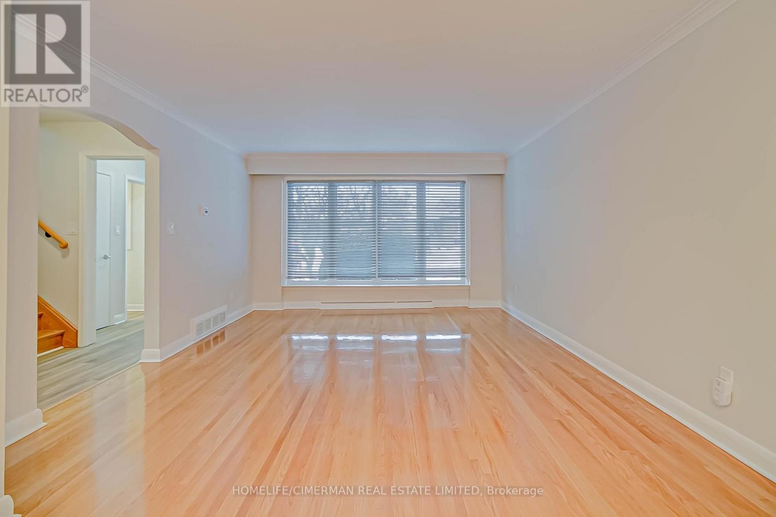 25 Sage Avenue, Toronto, Ontario  M6B 3W4 - Photo 5 - W13541816