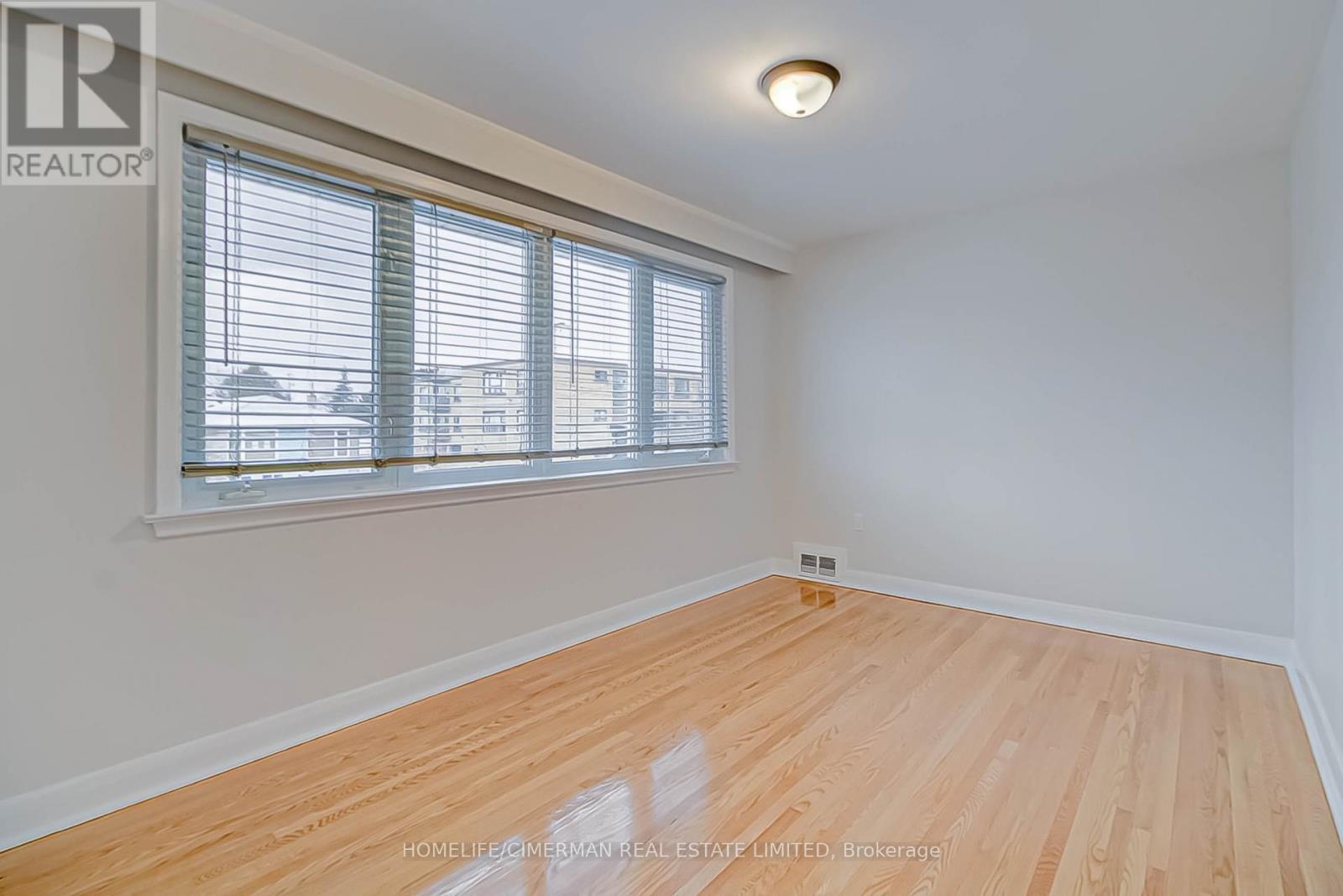 25 Sage Avenue, Toronto, Ontario  M6B 3W4 - Photo 14 - W13541816