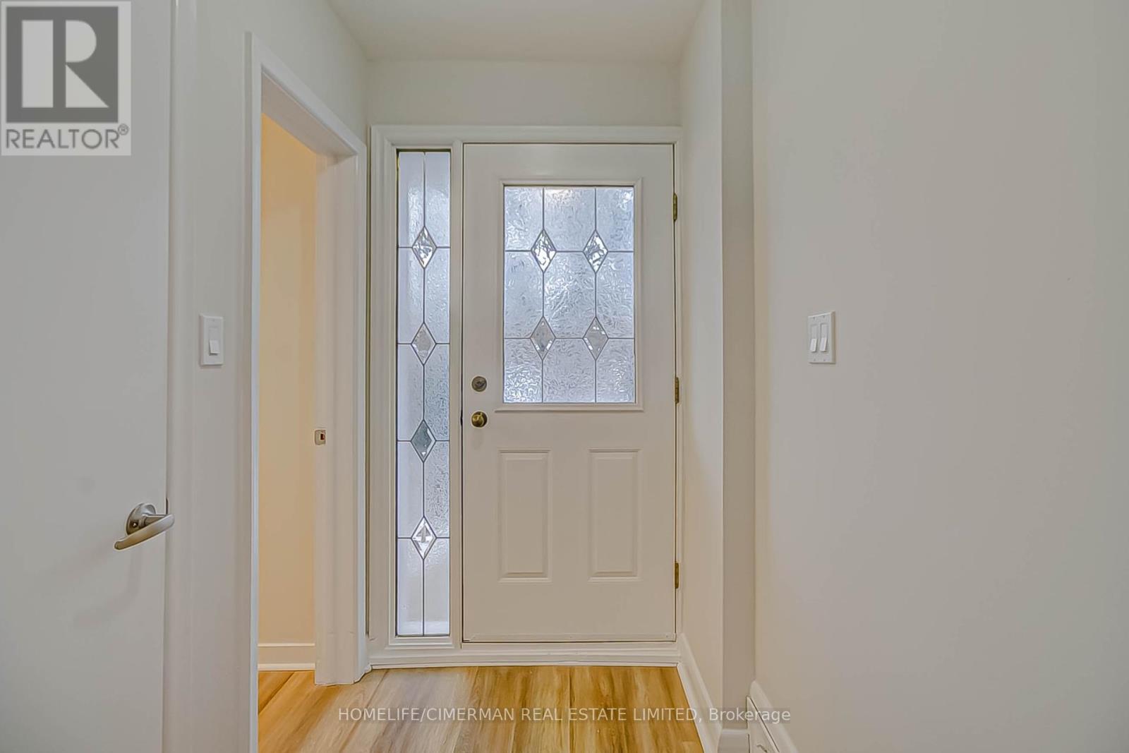 25 Sage Avenue, Toronto, Ontario  M6B 3W4 - Photo 2 - W13541816