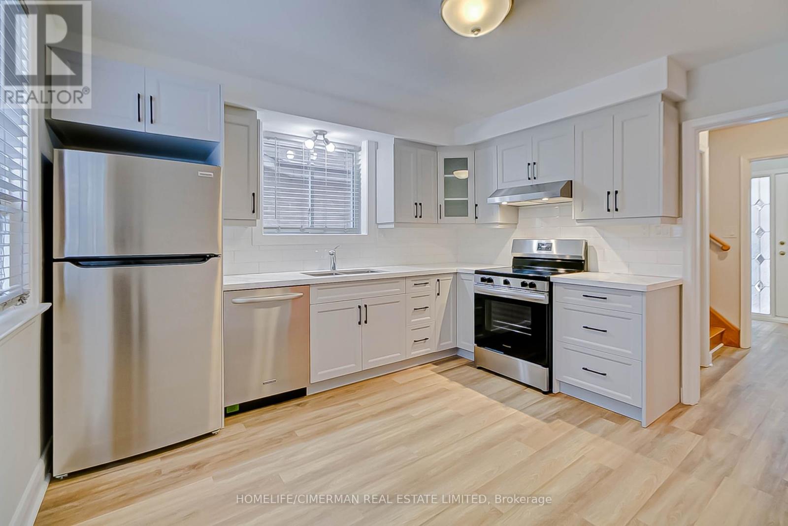 25 Sage Avenue, Toronto, Ontario  M6B 3W4 - Photo 8 - W13541816